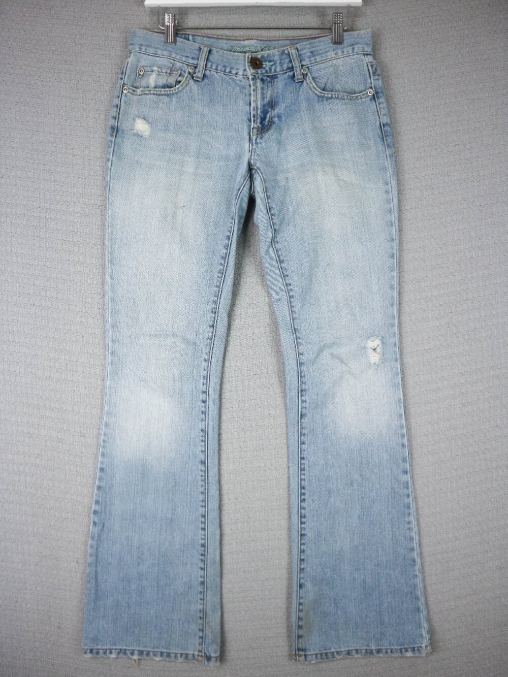American Eagle Vintage Light Wash Bootcut Low Rise Jeans 2 Reg